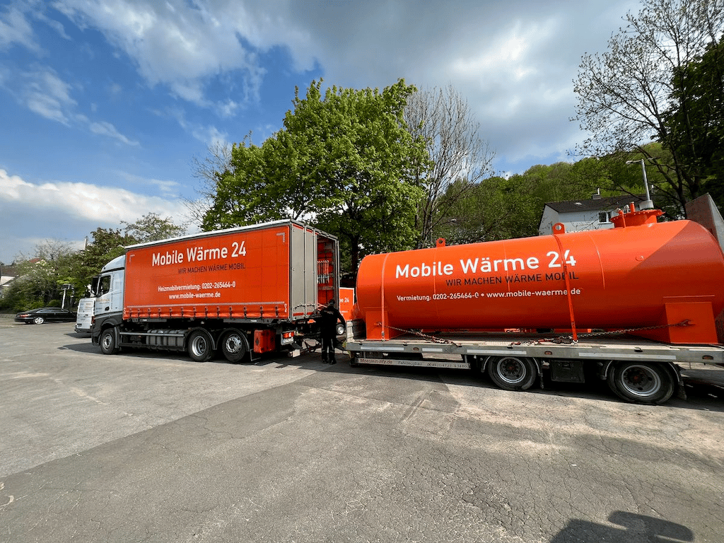 Transport einer mobilen Tankanlage
