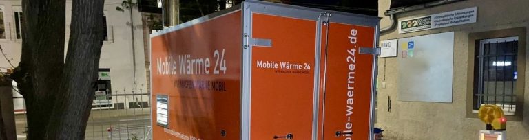 Heizanhänger von Mobile Wärme 24 in einem Wohngebiet